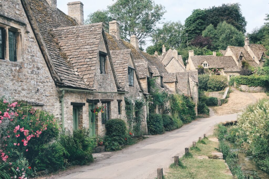 arlington row bibury - film locations cotswolds