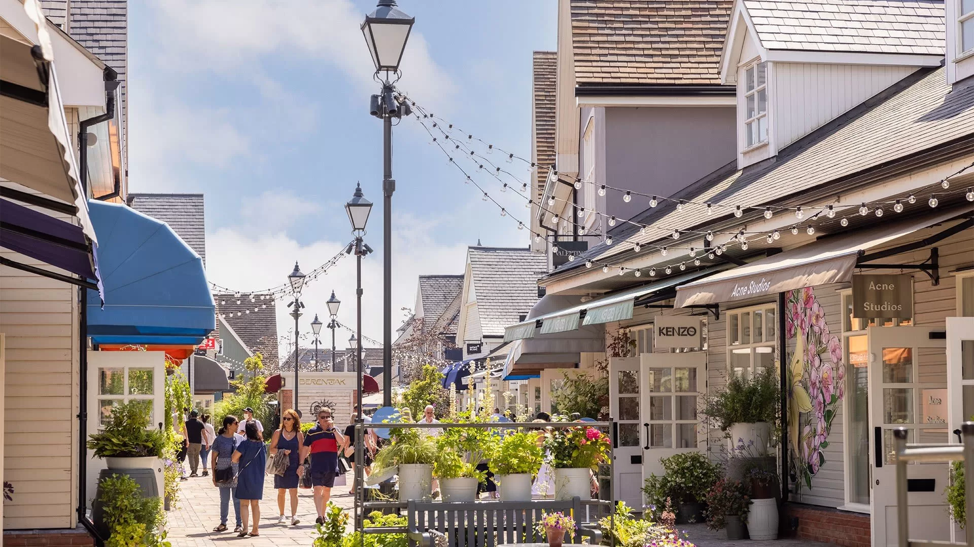 Retail Royale! An Insider’s Guide to Bicester Village [2024]